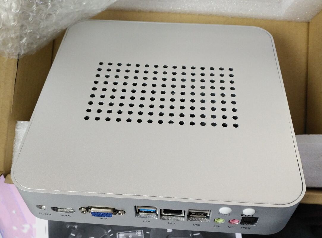 রেজোলিউশন 1920 X 1080 মাল্টি টাচ ডিজিটাল সিগনেজ উন্নত ব্যবহারকারীর অভিজ্ঞতার জন্য 2 মিমি টাচ নির্ভুলতা এবং প্রশস্ত 178 ডিগ্রি দেখার কোণ বৈশিষ্ট্যযুক্ত